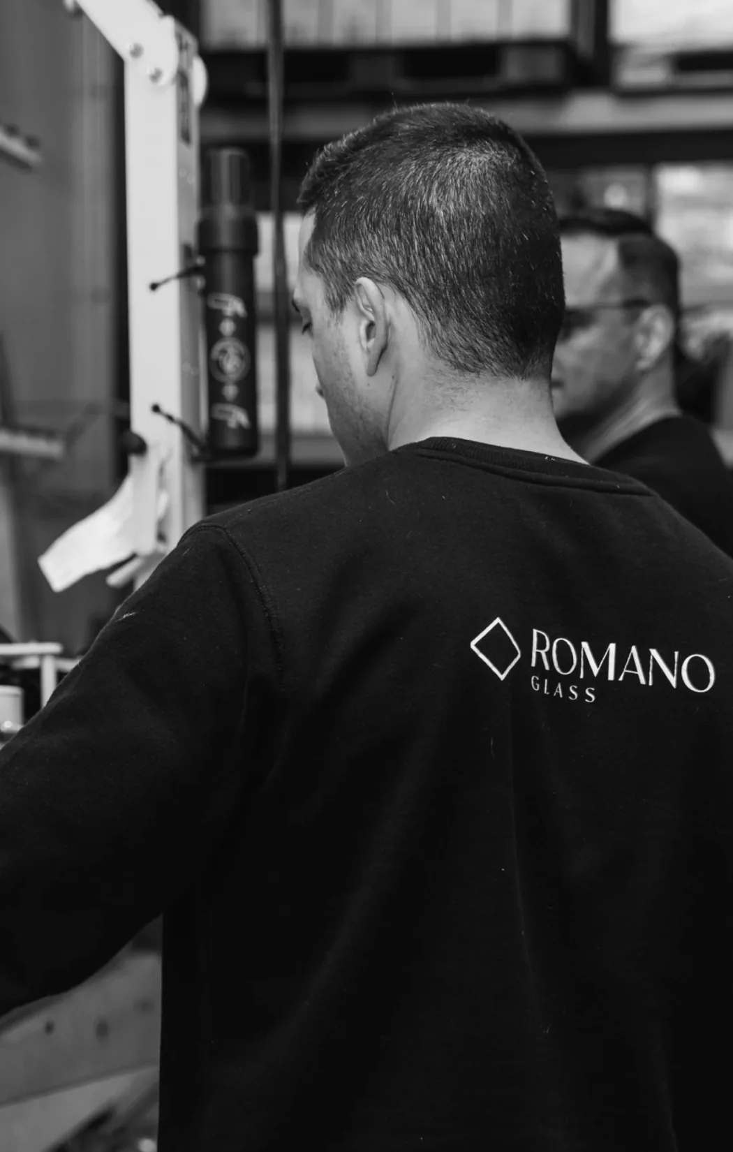 Romano Glass — La experiencia, pantalla a pantalla (1)