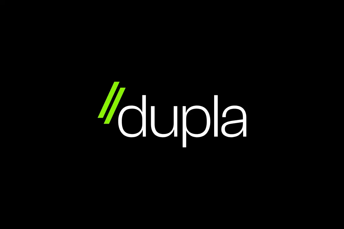 Logo de Dupla, venta de espinilleras de alta calidad para futbolistas, con un diseño gráfico elegante y moderno, por diseñador gráfico freelance.